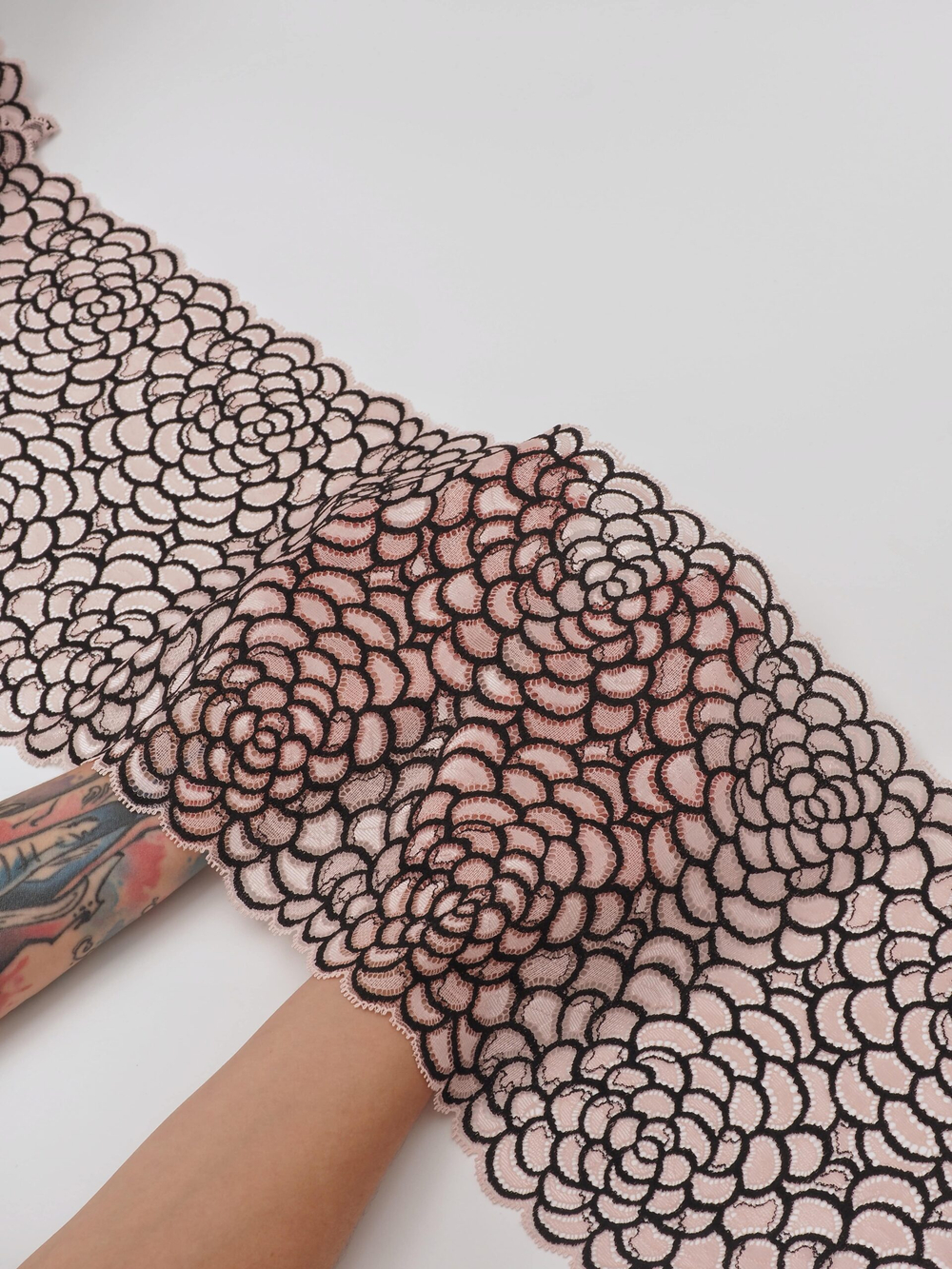 Эластичное кружево для белья, светлая пудра с черным, ширина 23 см