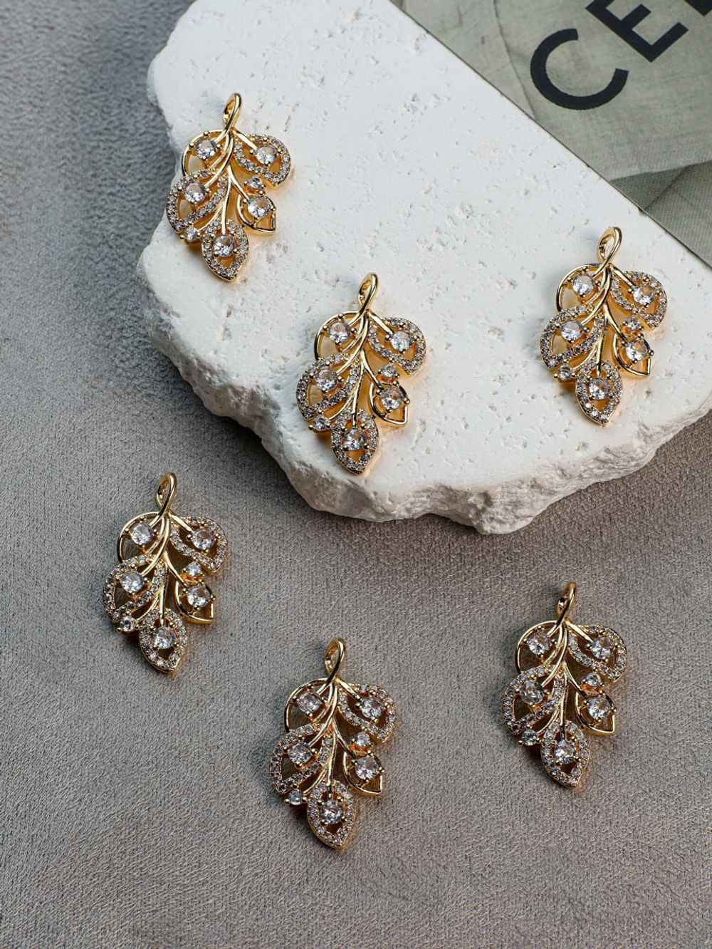 Подвеска "Гламурная веточка" позолота 14к+фианит, 28*15 мм