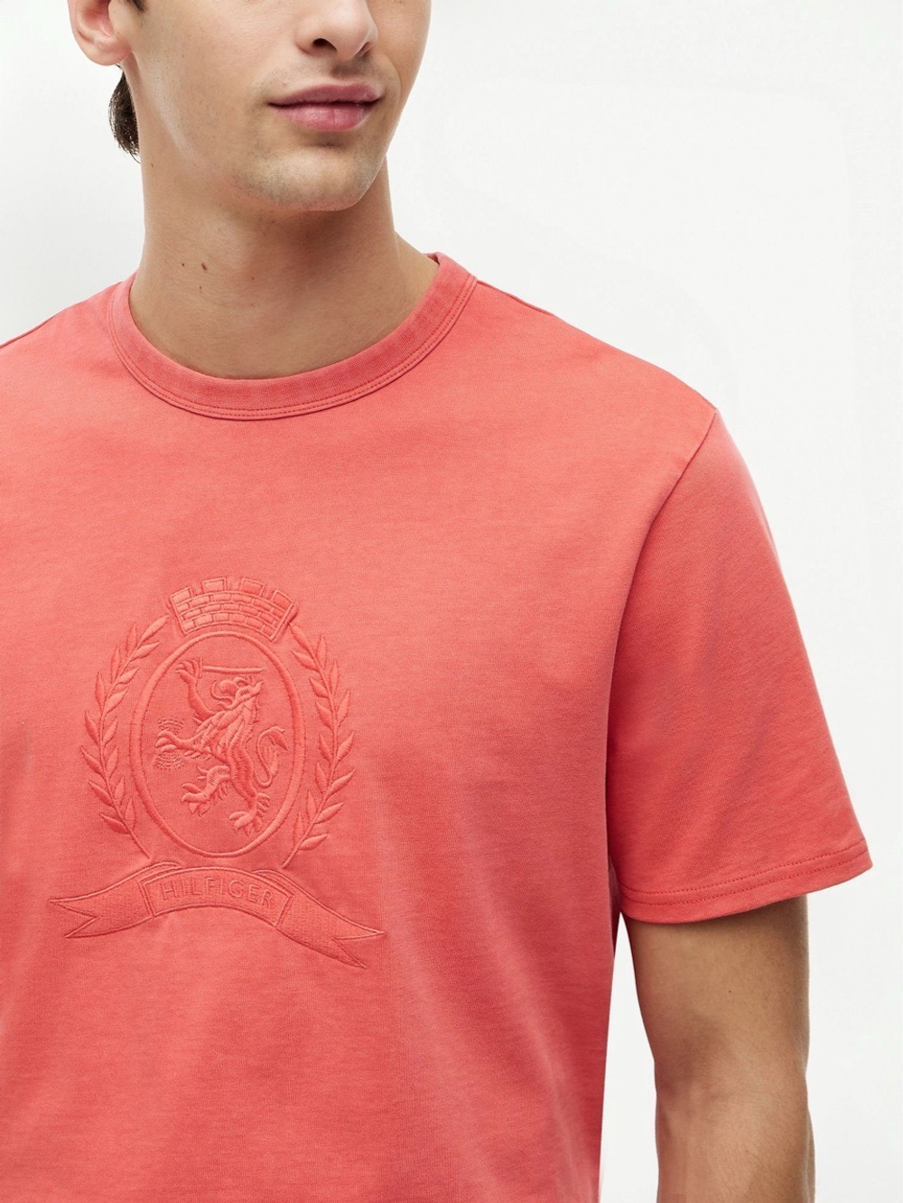 Футболка Tommy Hilfiger Laurel Leaf Logo Garment- Dyed Coral