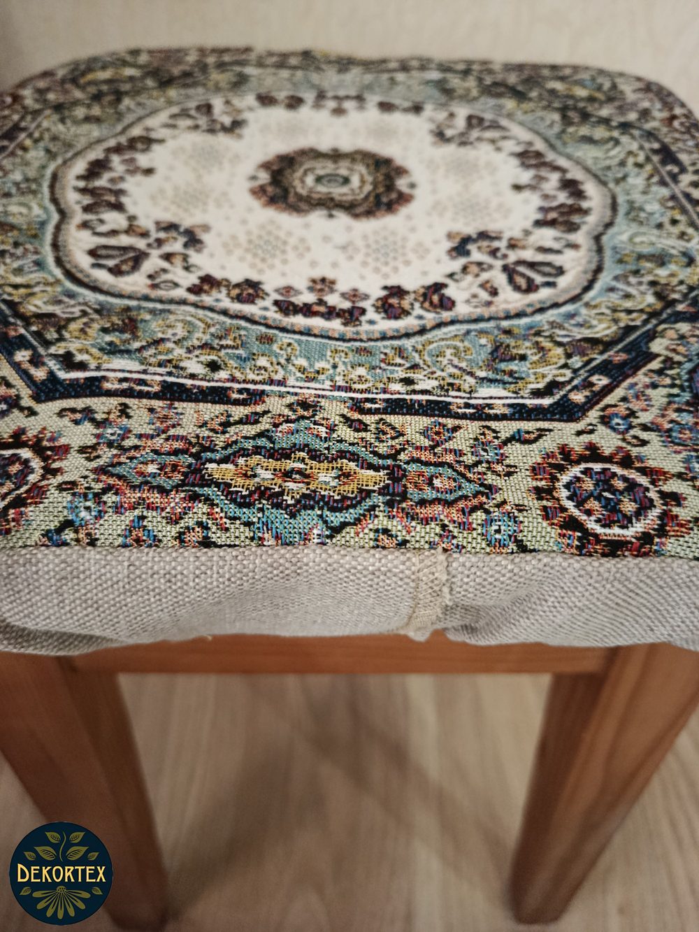 Набор чехлов на табурет из гобелена Ковровый узор (33х33 см) - 2шт