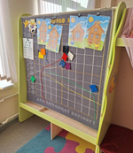 Стеллаж дидактический с креплением для ковров Адела серия Скандик