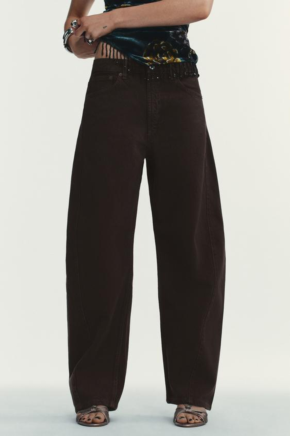 ZARA ДЖИНСЫ TRF BAGGY BALLOON СО СРЕДНЕЙ ПОСАДКОЙ, КОРИЧНЕВЫЙ