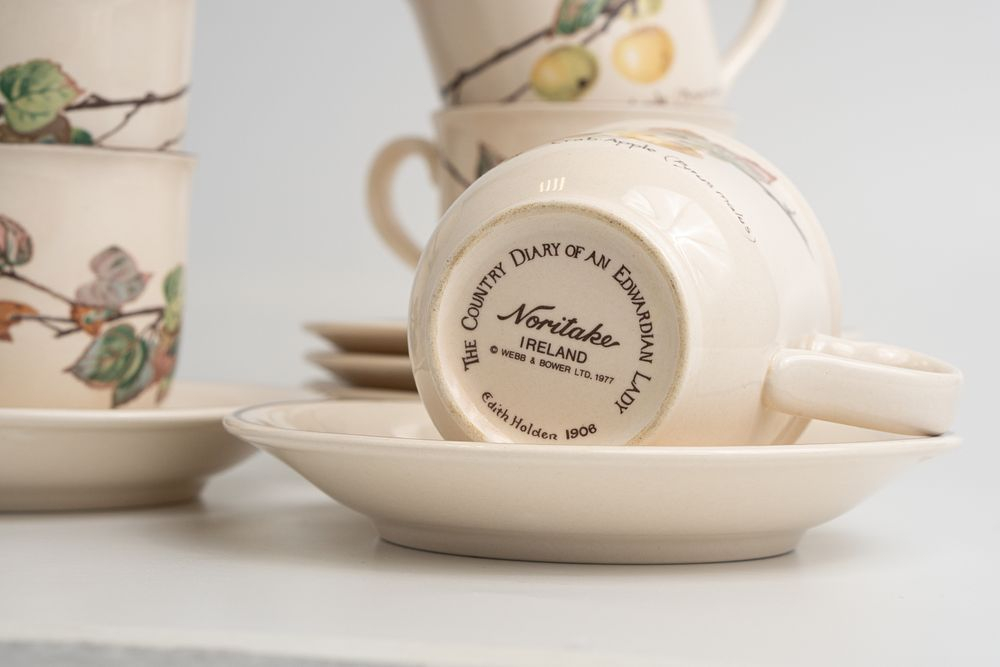 Пять чайных пар из сервиза «Сельский дневник леди эпохи короля Эдуарда» Эдит Холден (The Country Diary of an Edwardian Lady by Edith Holden 1906)