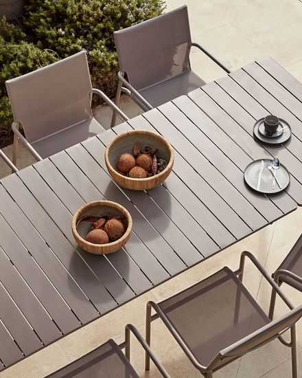 Раздвижной алюминиевый садовый стол Zaltana с коричневой матовой отделкой 140 (200) x 90 см La Forma Испания 