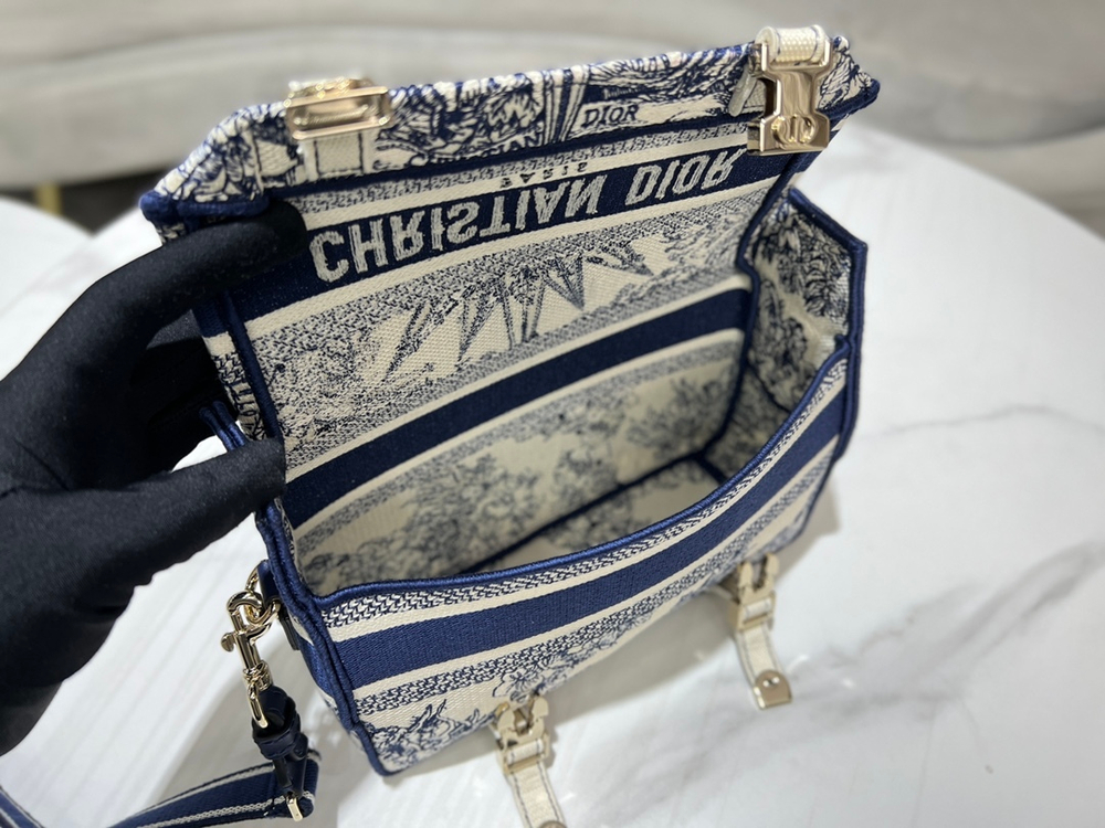 Christian Dior Diorcamp Bag 23 cm