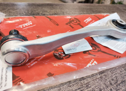 TRW JTC1182 рычаг верхний задний правый