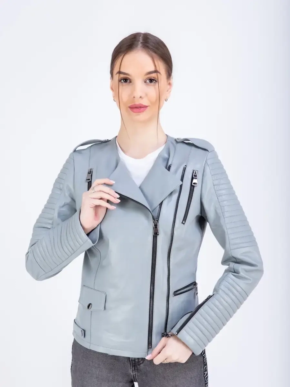 Куртка женская кожаная осенняя весенняя