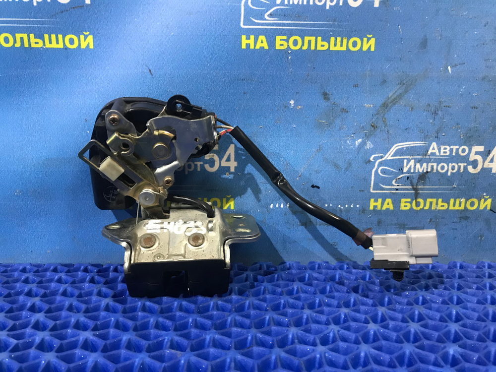 Замок багажника TOYOTA NADIA 1998-2003