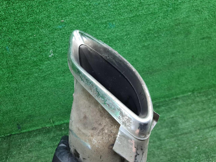 Насадка глушителя правая Mercedes C W205 14-18 AMG