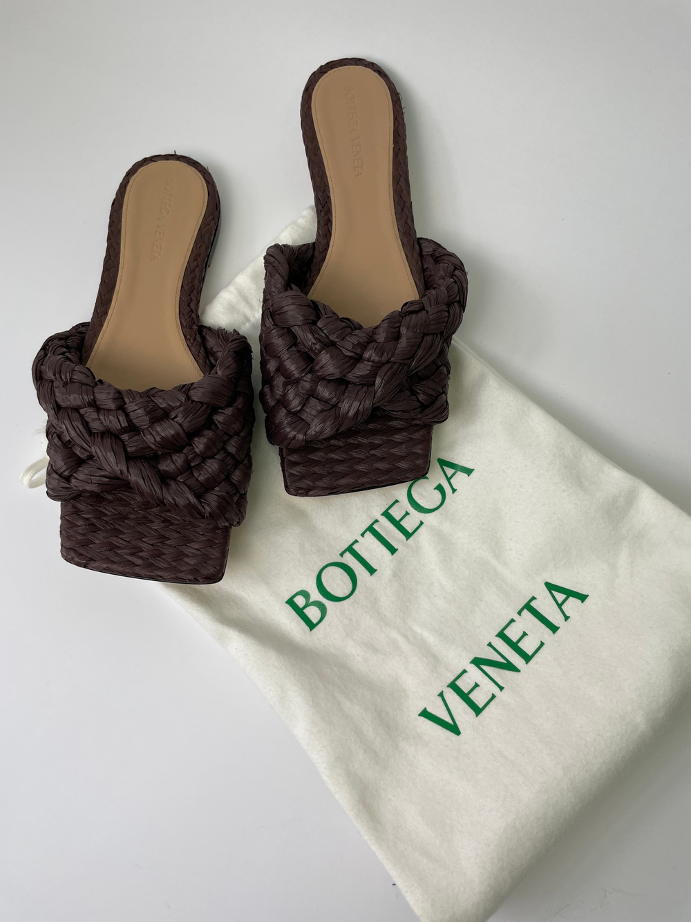 Шлепанцы Bottega Veneta