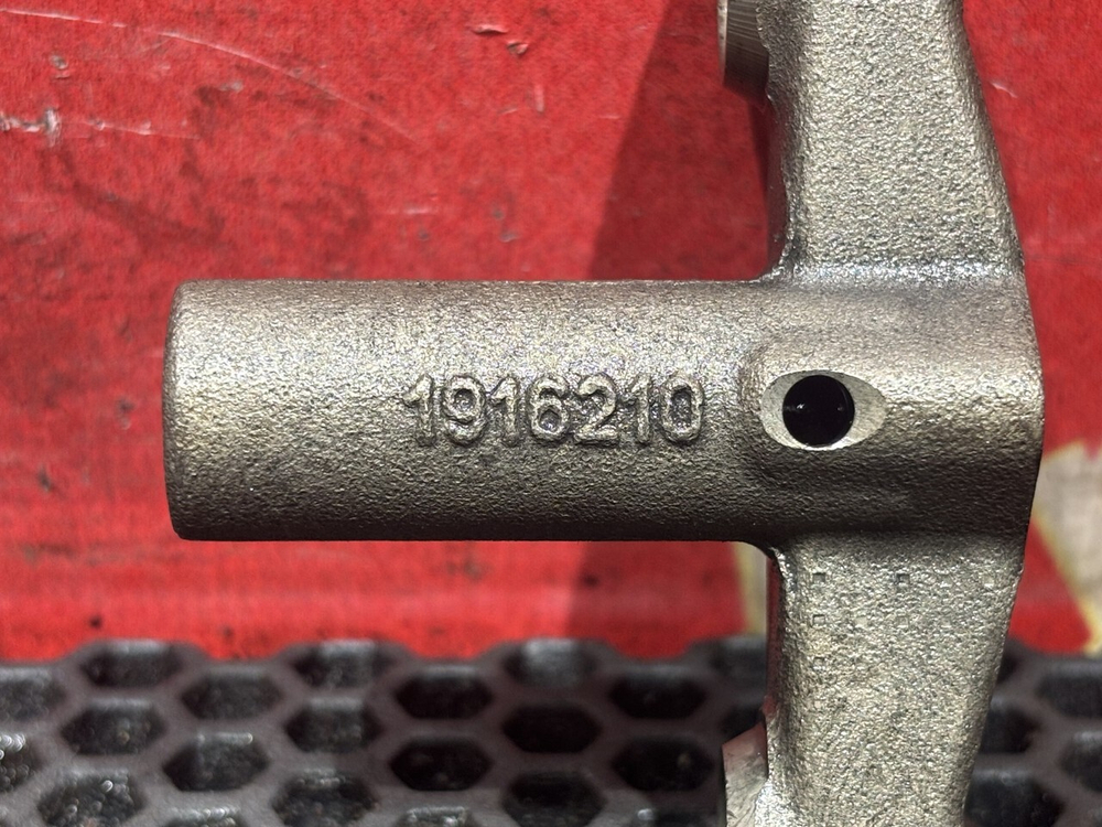 Коромысло клапана 2021г.