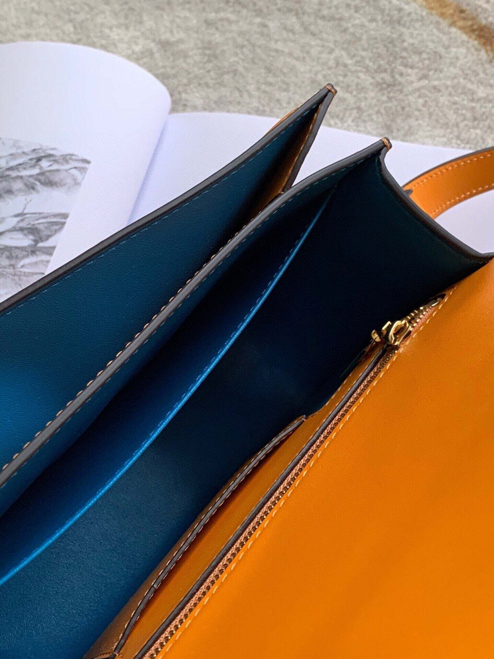 Louis Vuitton Pont 9