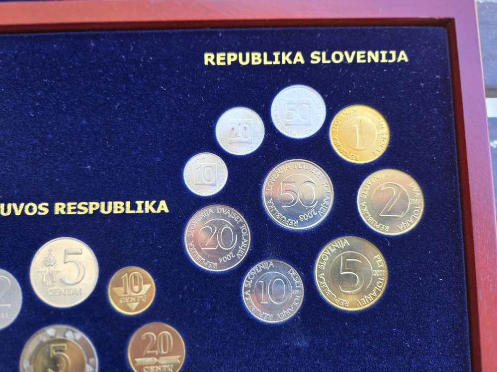 Europe. Circulation Coins of 10 New EU Nations — A Historical Collection by the Royal Dutch Mint
