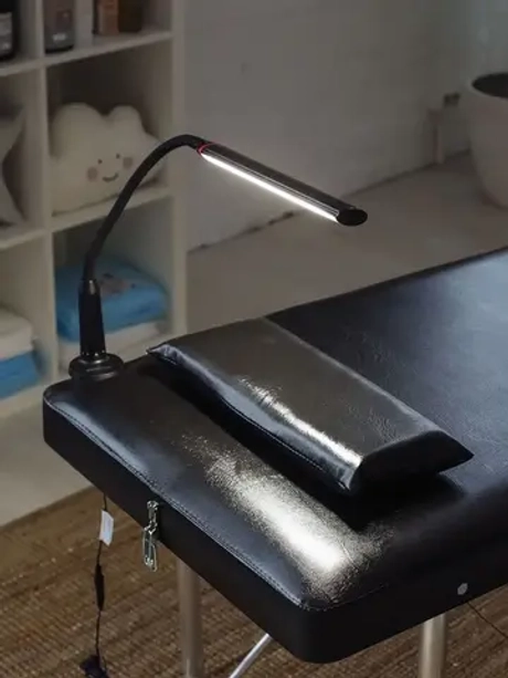 Лампа для наращивания ресниц на кушетку