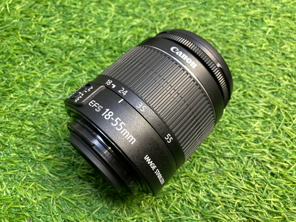 Canon 650D kit 18-55mm 3.5-5.6 IS II (800 кадров)