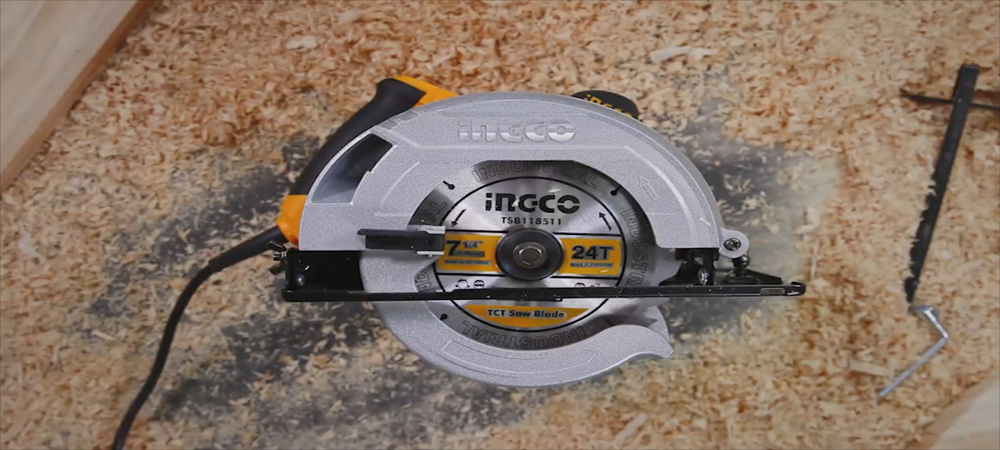 Циркулярная пила INGCO CS18568 INDUSTRIAL 185х20 мм 1,6 кВт