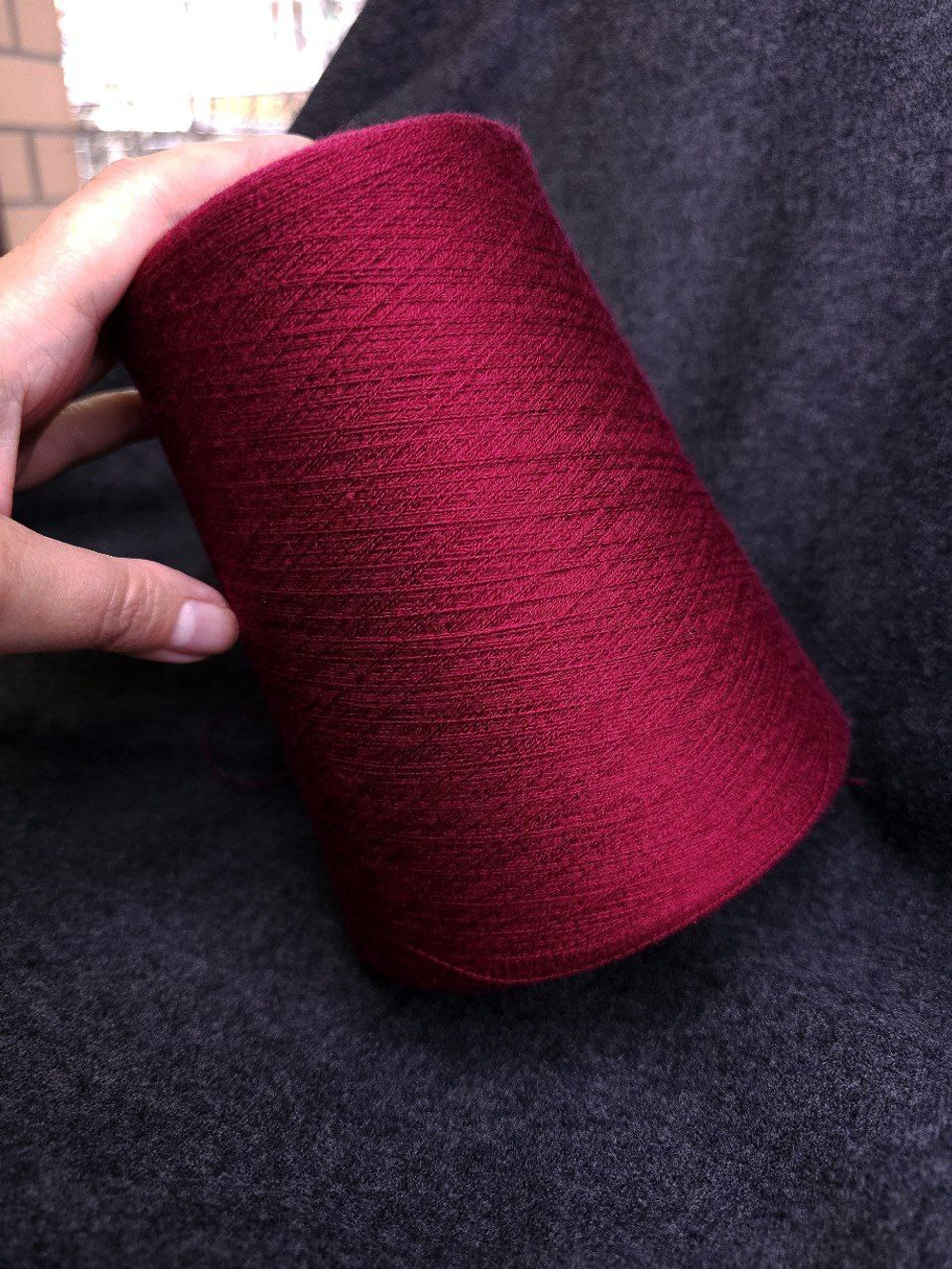 Итальянская бобинная пряжа от производителя Cariaggi Art. WIND Состав  90% Гребенной меринос, 10% Эластан. Длина  2700 м/100 г