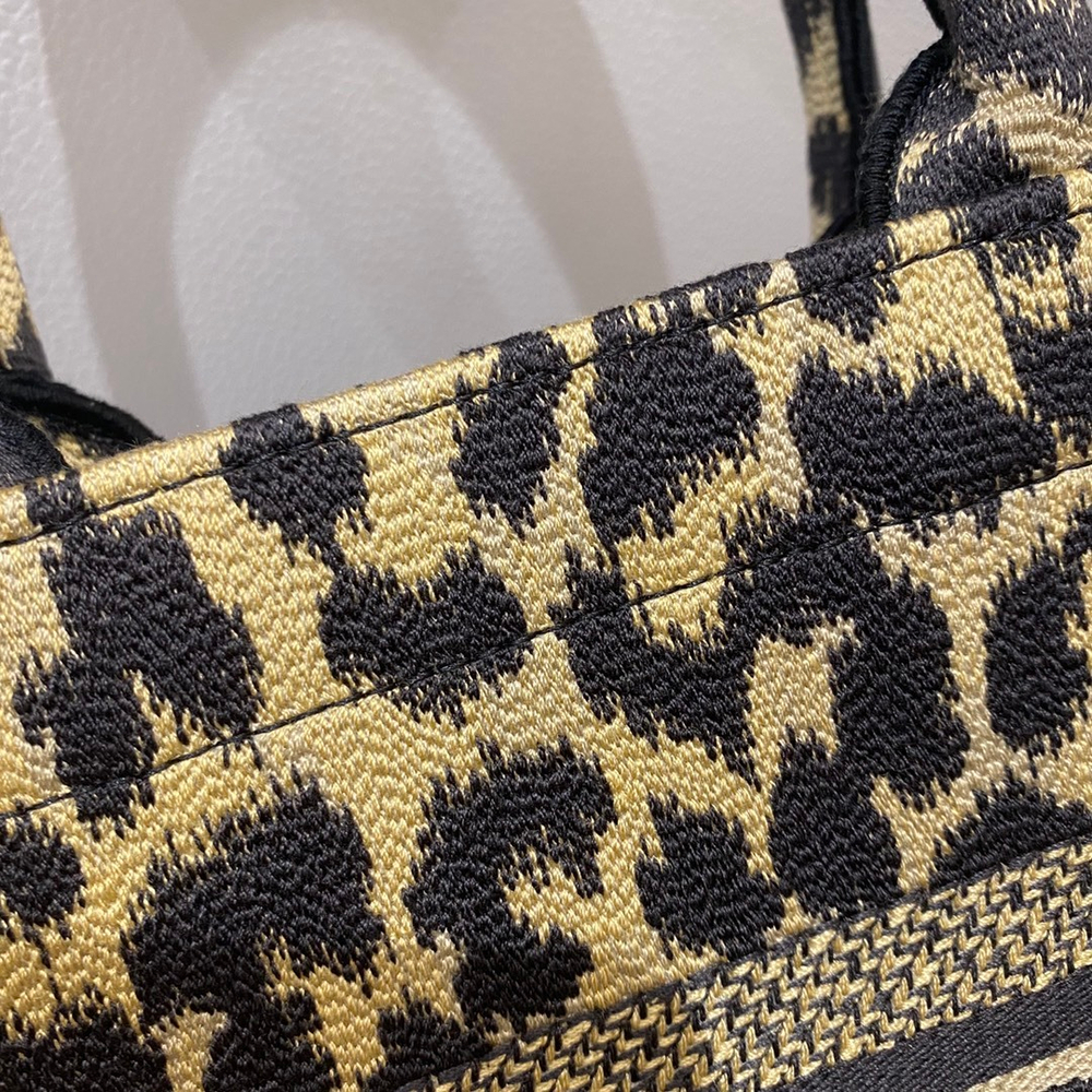 Christian Dior Book Tote 26 cm