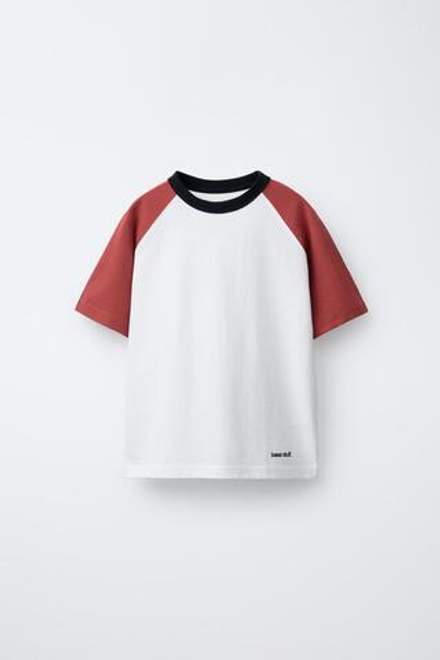 ZARA ФУТБОЛКА РЕГЛАН С ВЫШИТОЙ НАДПИСЬЮ, БЕЛЫЙ/КРАСНЫЙ