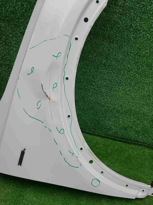 Крыло переднее правое Audi Q3 1 8U (2011-2018)