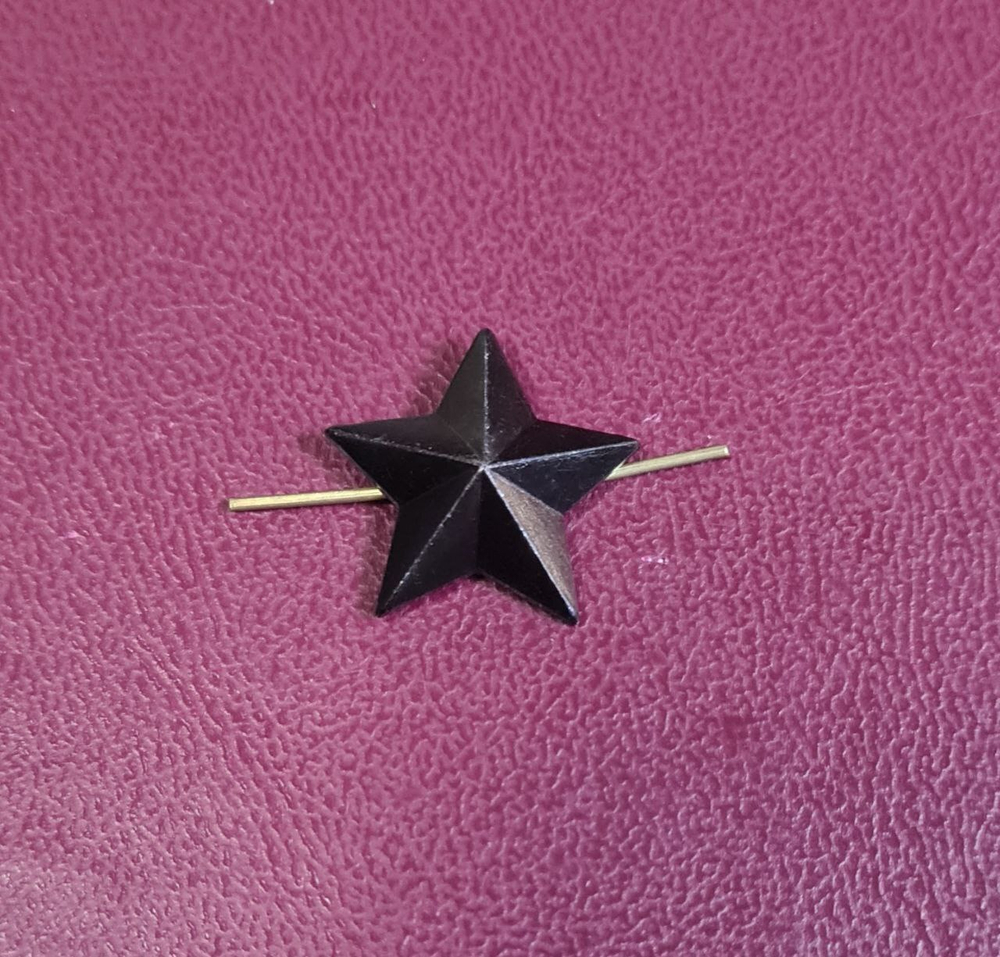 Звезда на погоны гладкая черная большая