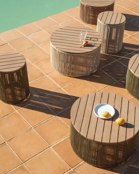 Уличчный столик Dandara из стали, зеленой веревки и массива акации Ø60 см