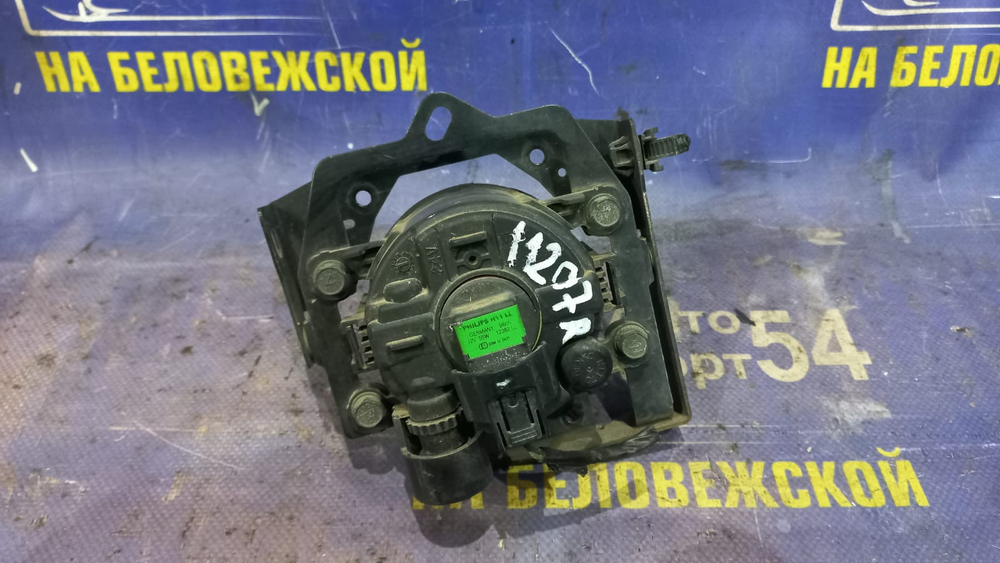 Туманка правая MITSUBISHI OUTLANDER 2005-2009