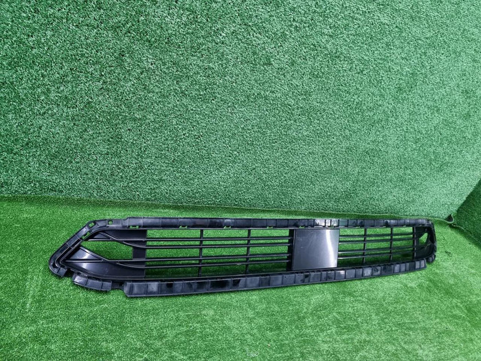 Решетка переднего бампера Voyah Dream (2021-н.в.)