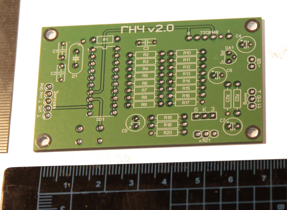 Печатная плата цифрового генератора низкой частоты с ЖКИ TIC8148