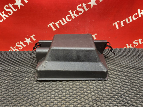 Крышка блока управления шасси 2023г