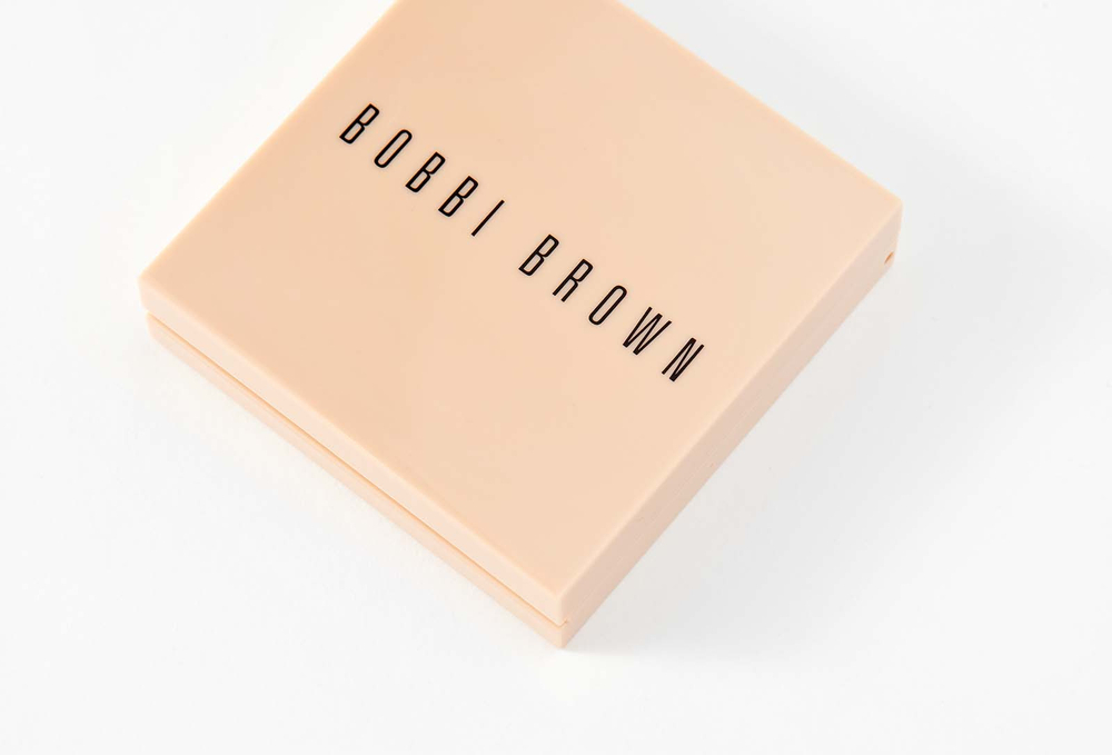 Bobbi Brown Nude Finish Illuminating Powder Пудра компактная