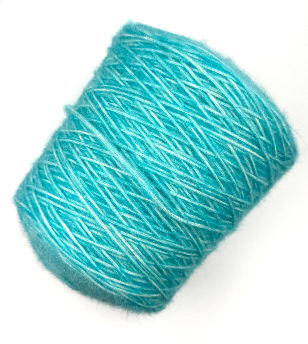 Пух бэби яка 40% меринос 20% хлопок 25% па 15% 300 м в 100 г лазурный