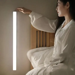 Умный ночник светильник 50 см. лампа на аккумуляторе с датчиком движения и датчиком света