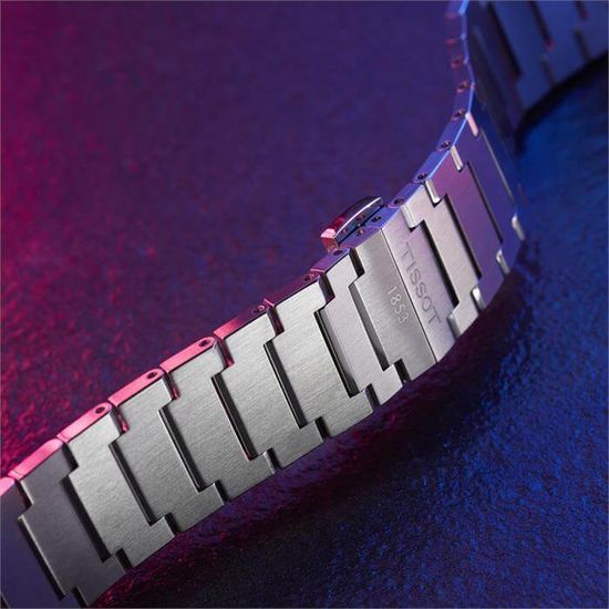 Мужские часы Tissot T137.410.11.041.00 фон сиреневый 2