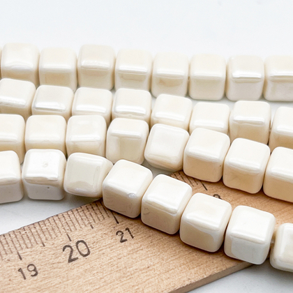 Бусина Куб, керамика, цвет молочный, размер около 8,8*8,3 мм, цена за набор 9 шт