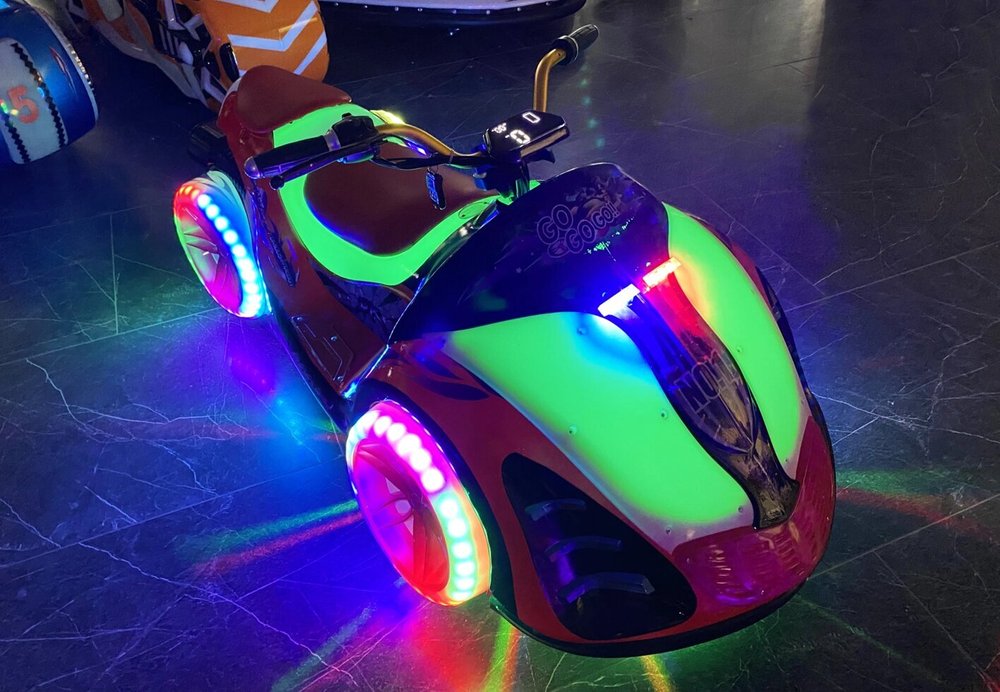 Прокатный аттракцион «Квантум» Электромобиль