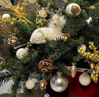 Композиция "Мерцание белоснежной ночи"