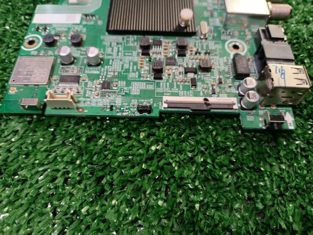 Плата для телевизора Doffler 32KHS67 RSAG7.820.11331/ROH (с разбора)