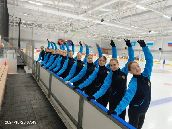 Команда юниоров по синхронному фигурному катанию «Соната»