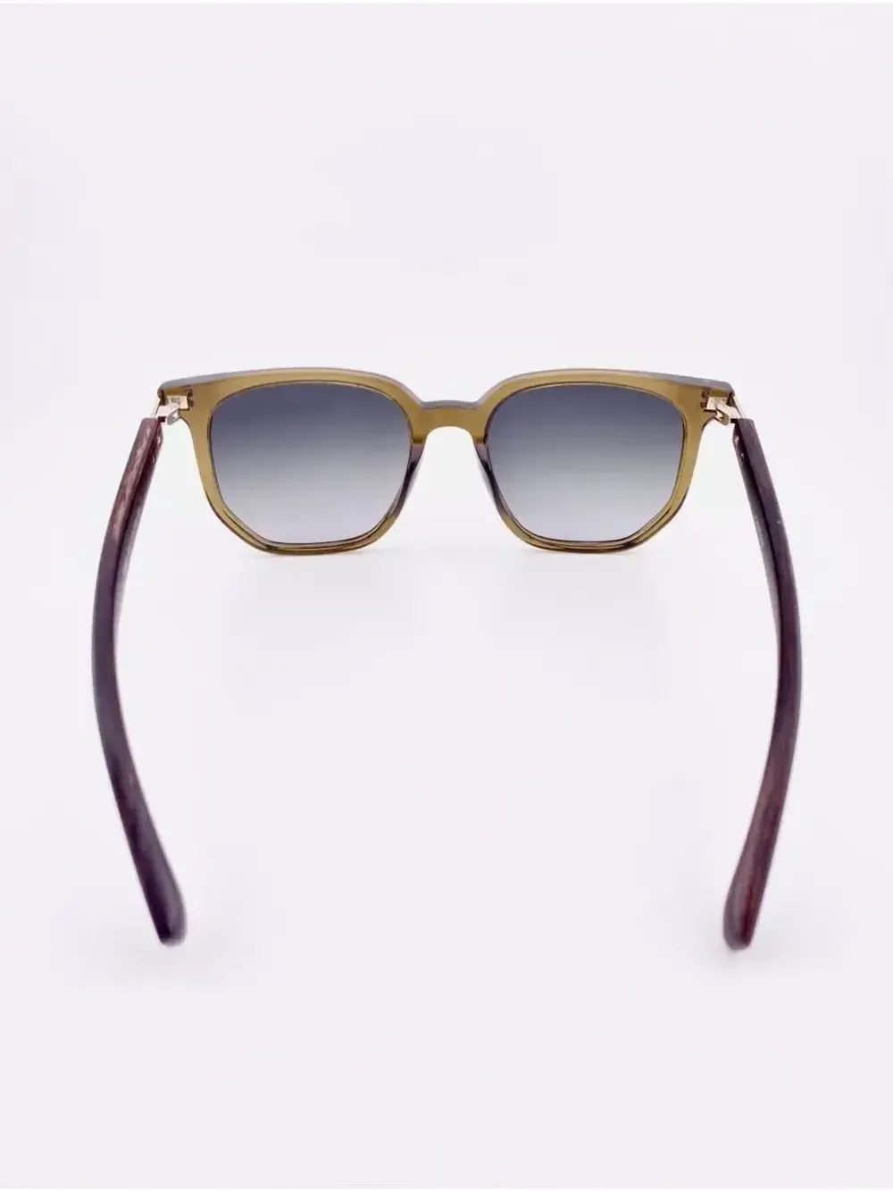 Очки солнцезащитные