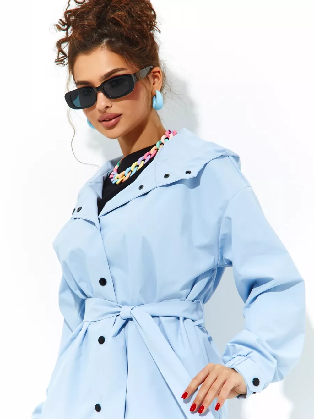 Ветровка осенняя с капюшоном