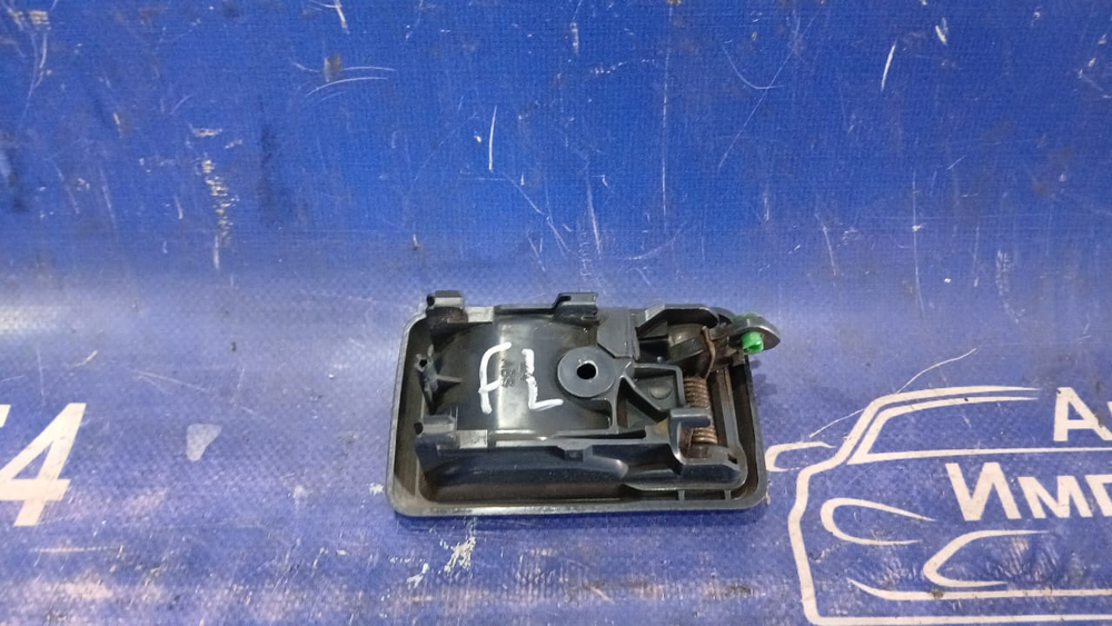 Ручка двери передней левой салонная TOYOTA HILUX SURF 1992