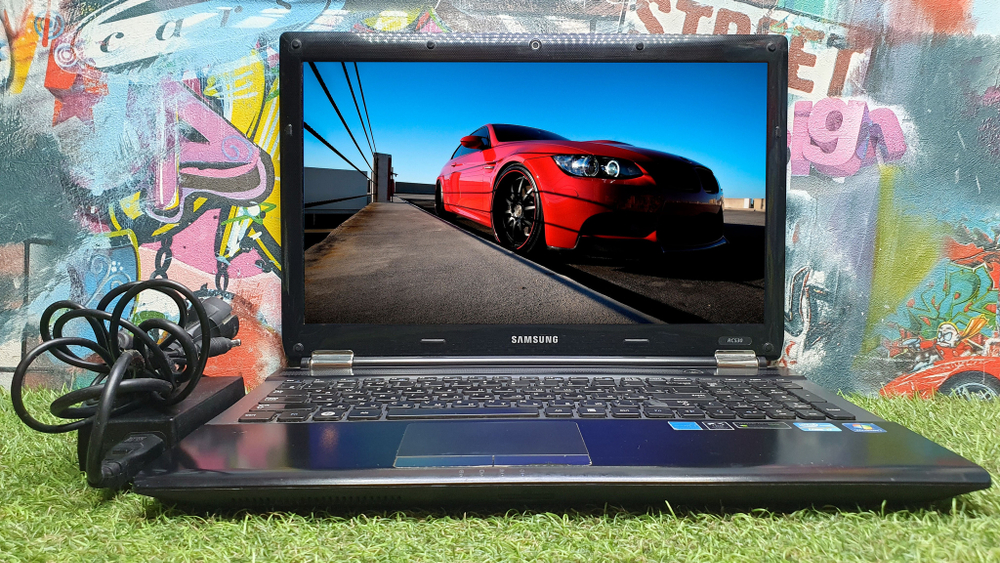 Ноутбук Samsungi7/4Gb/GT 540M 1Gb