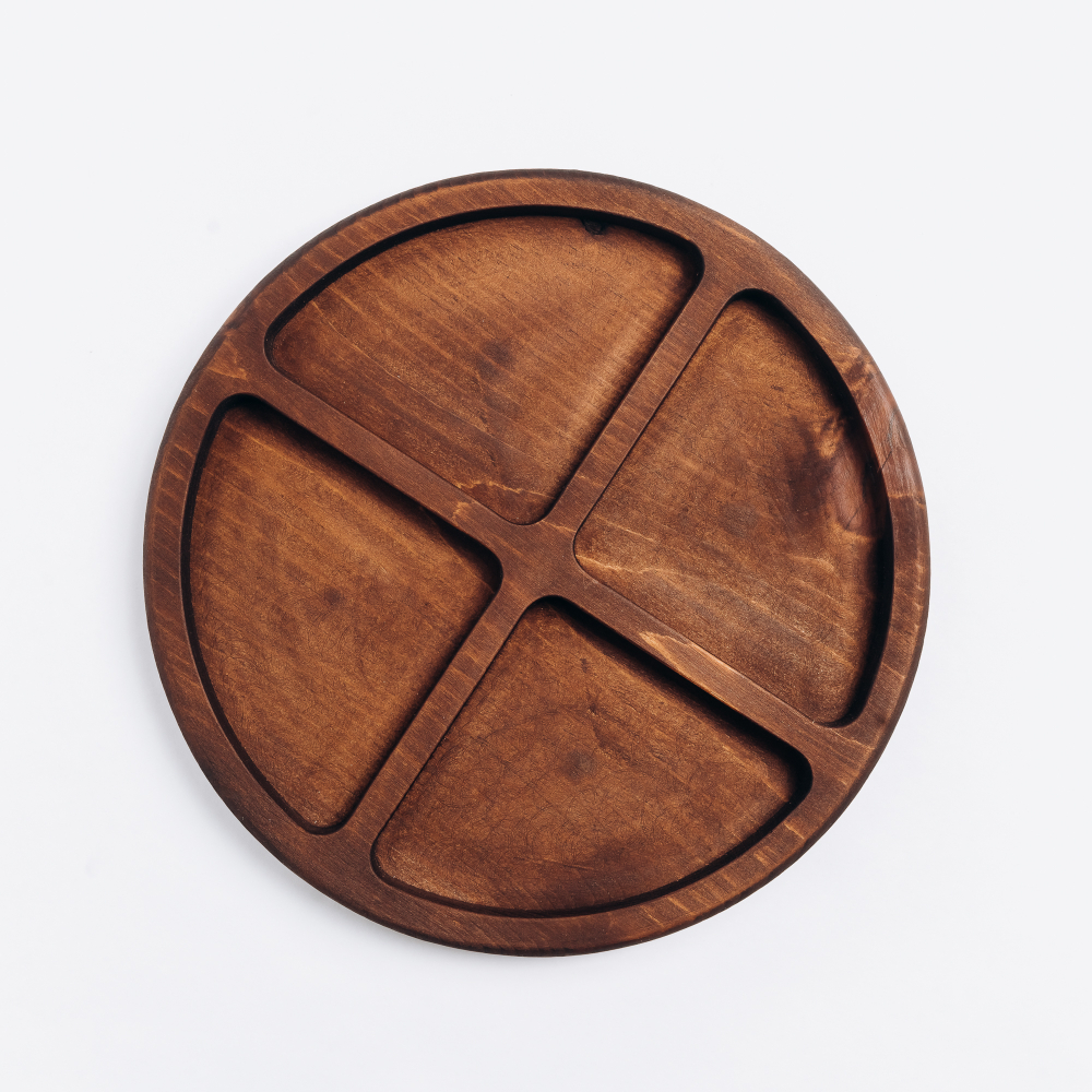 Деревянная тарелка с секциями (менажница) из кедра для подачи блюд и закусок 250 мм