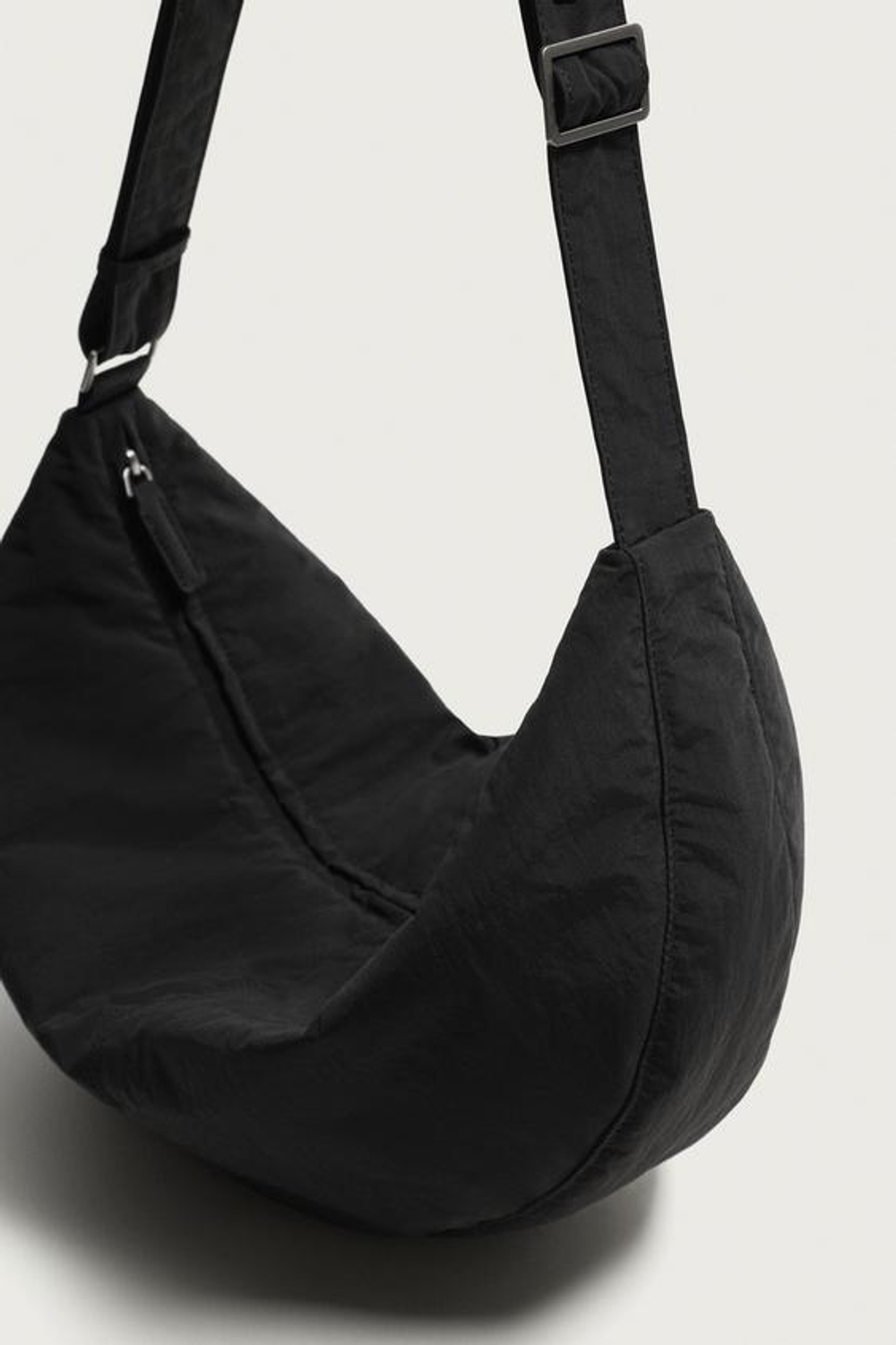 ZARA НЕЙЛОНОВАЯ СУМКА M, ЧЕРНЫЙ