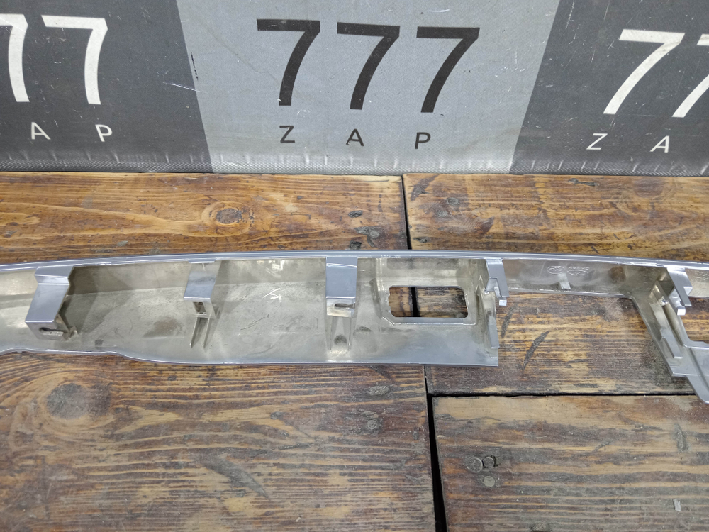 Накладка крышки багажника Jaecoo J8 24-нв Б/У Оригинал 609001543AA