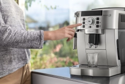 Кофемашина Delonghi Magnifica S ECAM22.110.SB 1450Вт серебристый