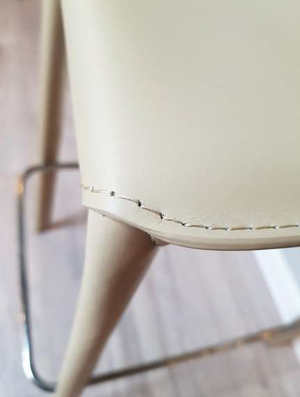 Барный стул Saddle 74 см, бежевая кожа