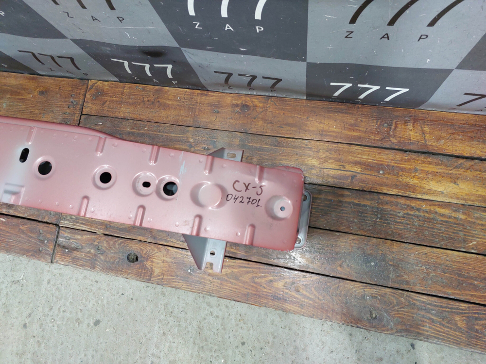 Усилитель переднего бампера Mazda CX-5 1 (KE) 11-17 Б/У Оригинал KD5350070