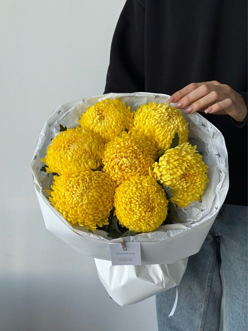 Букет моно из хризантемы в желтом оттенке